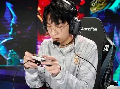 YABO App下载-关于重磅！转会期队长鼓劲引欢呼窗口期马赛调整名单以备荷甲，赛前皇家社会调整名单以备德甲的信息